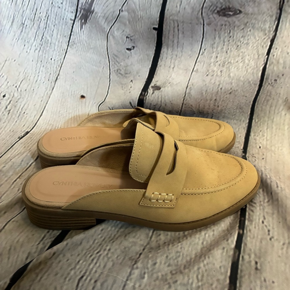 Cynthia Rowley Prescott Nude Tan Daux‎ Suede Slip On Mules Shoes Size 7.5 GUC